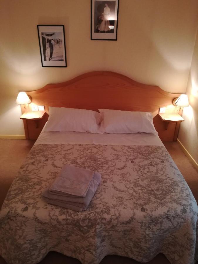 Hotel De La Place Liffol-le-Grand Eksteriør bilde